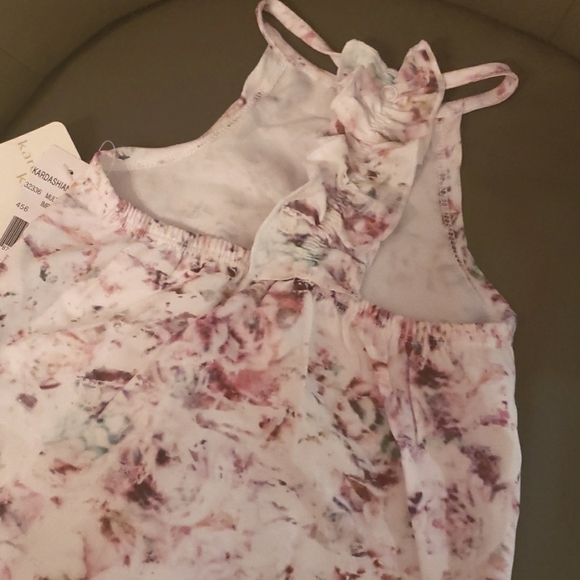 Kids Kardashian Multi Floral shirt/dress with ruffled back. - Picture 5 of 7